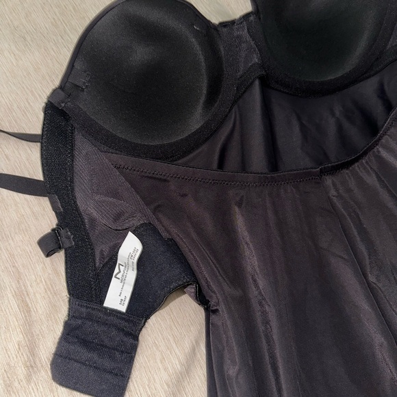 Maidenform Shapewear Slip With Built-In Bra & Underwear - Picture 4 of 10